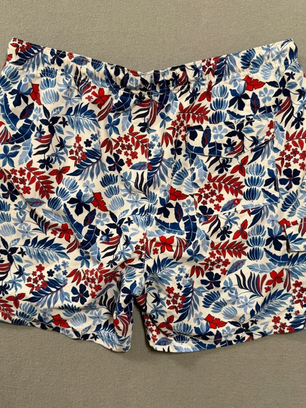 Tommy Bahama Set 100% Silk Shirt Swim Trunks Floral Red White Blue Hawaiian L/XL - Picture 13 of 13